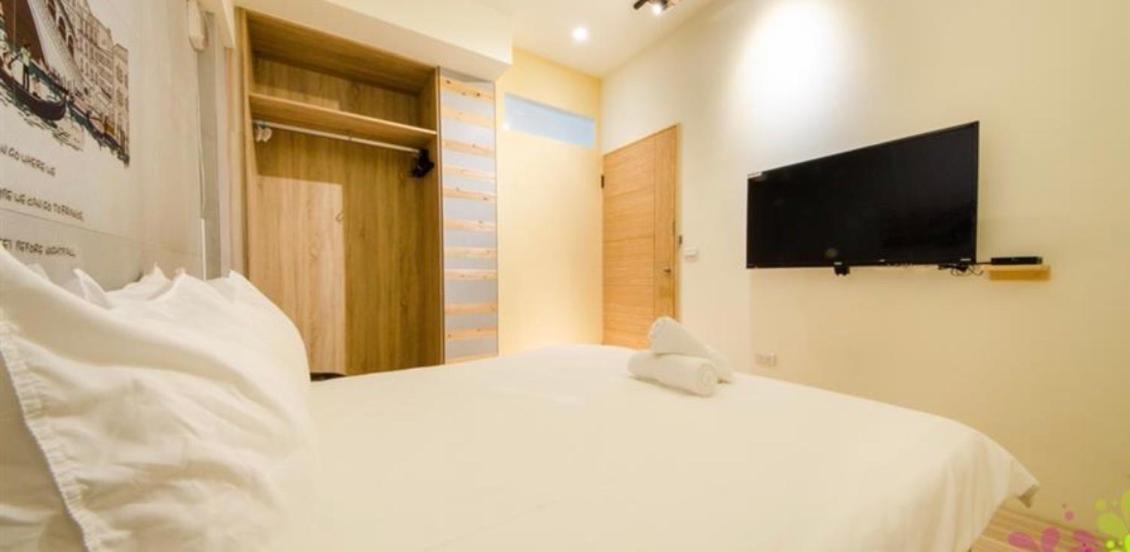 小黑琵416輕旅 Little Happy Hostel 台南 エクステリア 写真