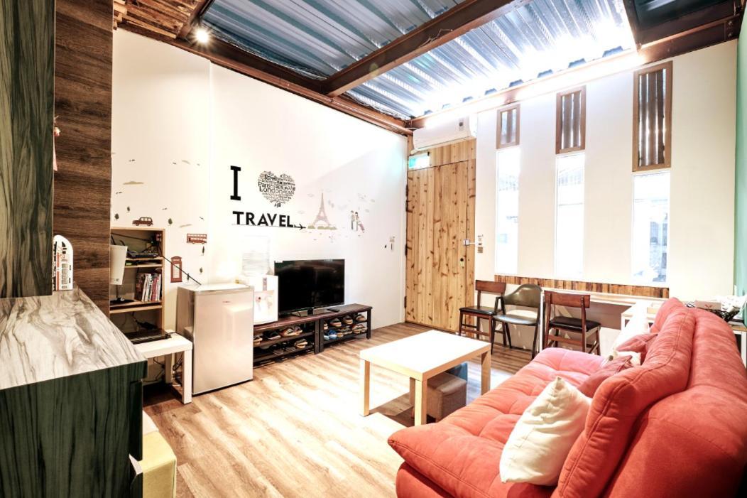 小黑琵416輕旅 Little Happy Hostel 台南 エクステリア 写真